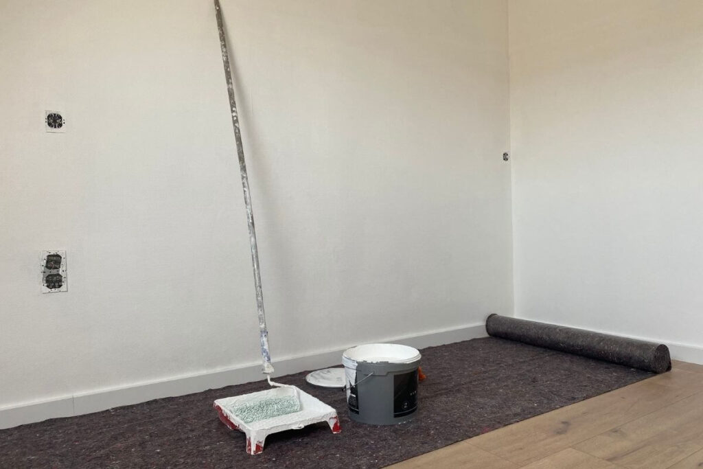 cover basic met schildersspullen