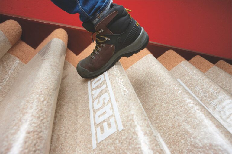 Carpet Cover trapbescherming op gestoffeerde trap tijdens verbouwing